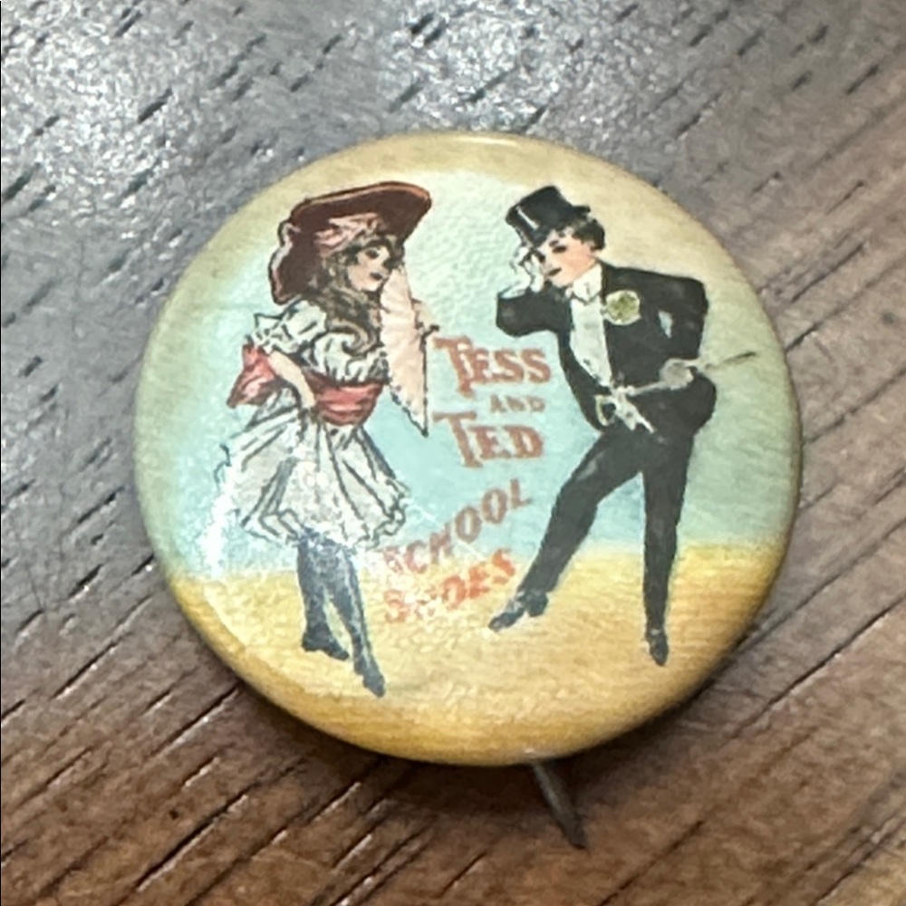 Tess and Ted vintage Pinback Button with Illustration - Picture 3 of 7